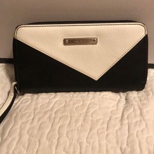 Nine West wallet